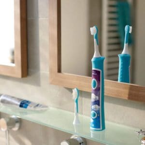 Bàn Chải Điện Trẻ Em Philips HX6322/04