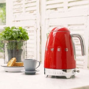 Ấm Đun Nước Siêu Tốc Smeg KLF04RDEU Red