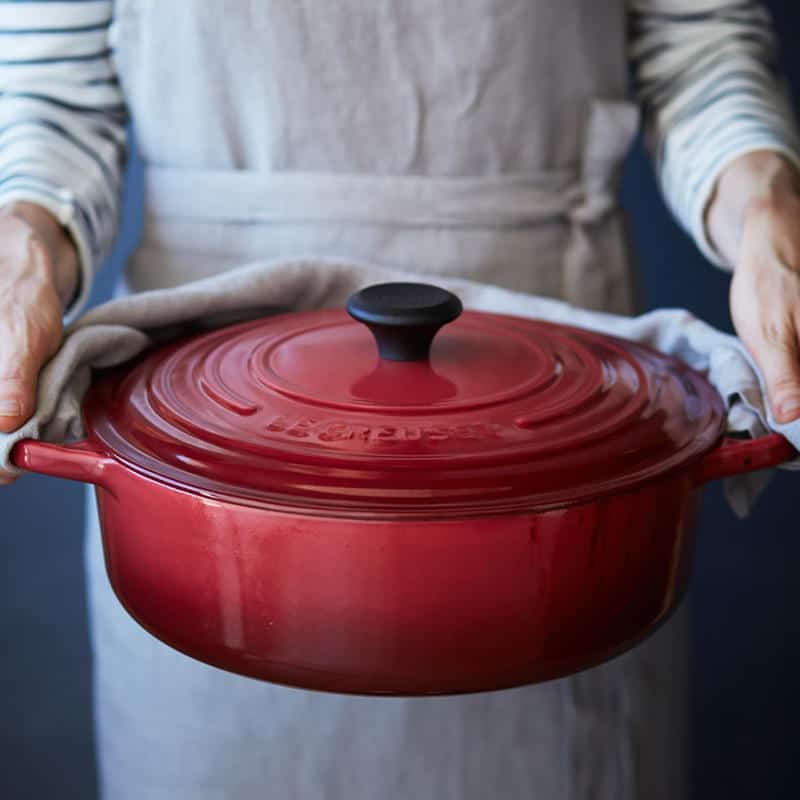Nồi Gang LeCreuset Bräter Rund Evo 26cm Kirsche 9 Nồi Gang LeCreuset Bräter Rund Evo 26cm Kirsche