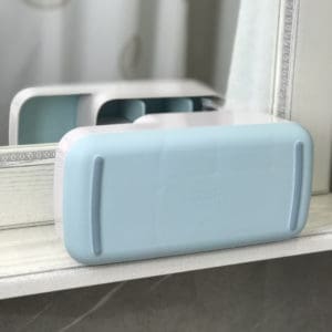 Khay Đựng Bàn Chải Mỹ Phẩm Nhà Tắm Joseph Joseph 70504 EasyStore Trắng Xanh 2 Khay Đựng Bàn Chải Mỹ Phẩm Nhà Tắm Joseph Joseph 70504 EasyStore Trắng Xanh