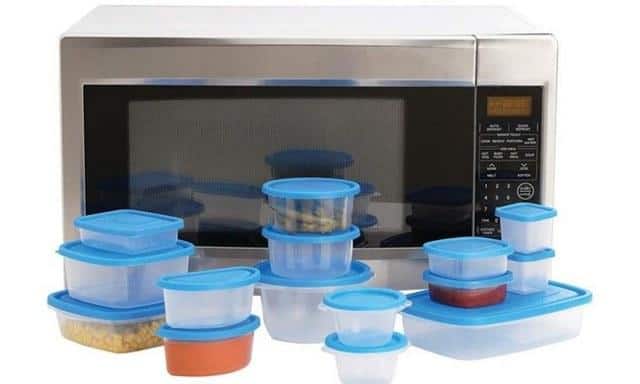 Lò vi sóng không nóng: Tìm hiểu nguyên nhân 3 Dùng chất liệu đựng đồ ăn không phù hợp với lò vi sóng