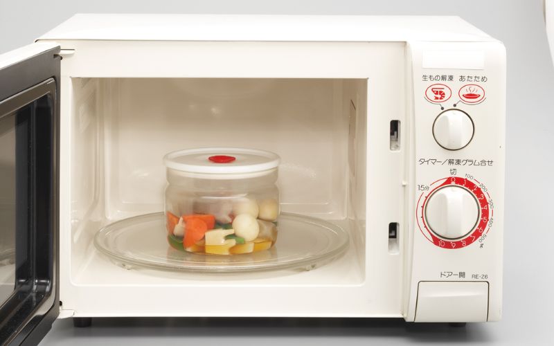 Hấp đồ ăn vói lò vi sóng