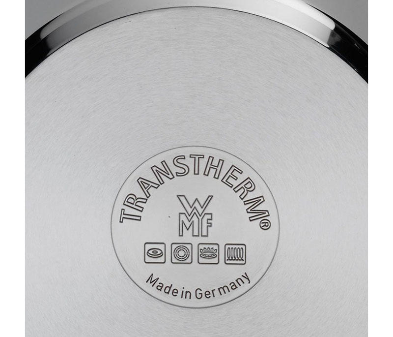 Chảo Inox WMF Profi 28 cm 8 Công Nghệ TransTherm Đáy Chảo Inox WMF Profi 28 cm có 3 lớp được ép bằng công nghệ TransTherm gần như không có 1 lỗ hở, đảm bảo nhiệt lượng tập trung giúp bắt nhiệt nhanh, không gây tốn năng lượng, không gây cháy xém đồ ăn. Có khả năng hấp thụ nhiệt tốt và phẩn bổ cũng như lưu trữ nhiệt lâu, giúp tiết kiệm điện năng và thời gian nấu. - 2