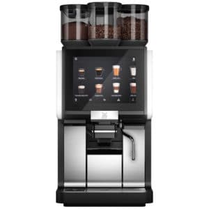 Thiết kế hướng đến nhu cầu chuyên nghiệp với hiệu suất lên đến 180 cup một ngày. Trang bị bộ phận chiết xuất với vật liệu polymer công nghệ cao có thể tháo rời và bền bỉ theo thời gian. Trang bị hệ thống máy xay hạt cà phê hiệu suất cao với thiết kế tối đa lên đến 3 phễu nguyên liệu. Trang bị màn hình cảm ứng sắc nét, có kích thước lớn lên đến 10 inch với các biểu tượng trực quan tương ứng với các loại thức uống cùng tính năng hiển thị quảng cáo đặc sắc. Trang bị kết nối thông minh qua ứng dụng Coffee Connect cho phép giám sát, thu thập các dữ liệu về thông tin bán hàng và thông tin dịch vụ khác liên quan đến sản phẩm. Trang bị hệ thống đánh sữa linh hoạt, tự động điều chỉnh vòi rót phù hợp với loại đồ uống và kích thước cup đã cài đặt. 100% nhập khẩu từ Đức & EU