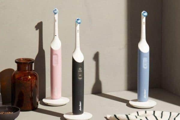 ban-chai-danh-rang-dien-7 ban-chai-danh-rang-dien-7