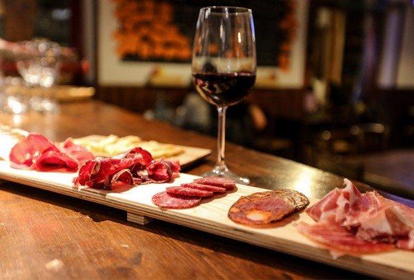 cach-an-thit-lon-muoi-tay-ban-nha-5 cach-an-thit-lon-muoi-tay-ban-nha-5