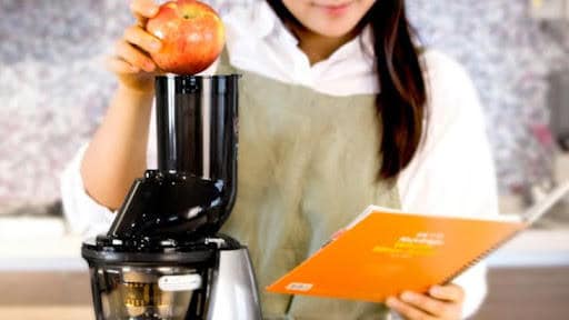 cach-dung-may-ep-hoa-qua-10