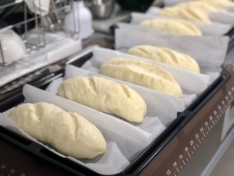 cach-lam-banh-mi-bang-lo-nuong-3