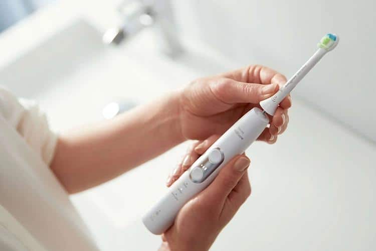 bao-quan-ban-chai-rang-dien-2 bao-quan-ban-chai-rang-dien-2