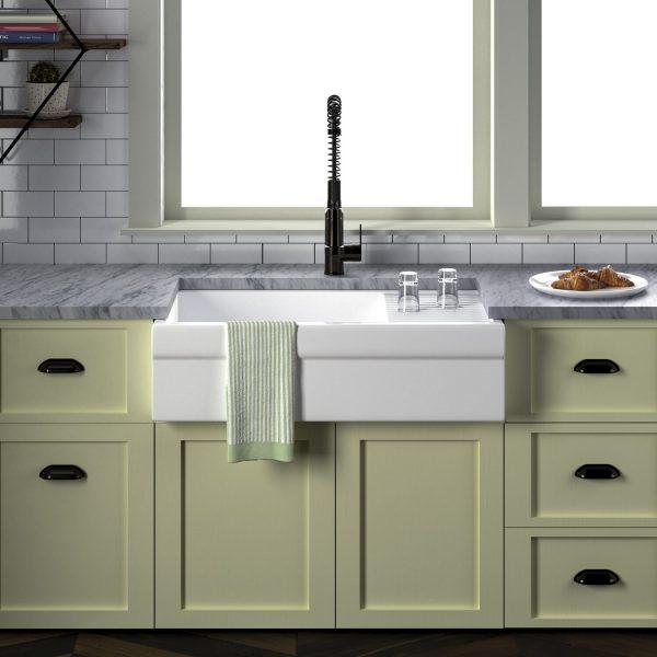 51 Phong Cách Bồn Rửa Cho Nhà Bếp Của Bạn 19 Bồn rửa trong farmhouse với tấm thoát nước