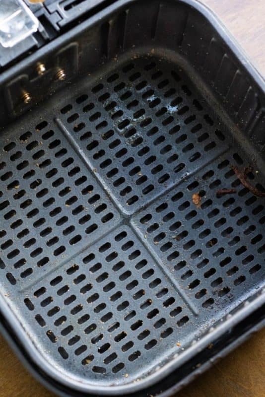 Cách Vệ Sinh Nồi Chiên Không Dầu Hiệu Quả 2 Bao lâu thì nên làm sạch nồi chiên không dầu 1 lần?