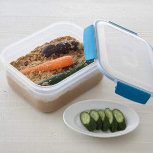 Bộ Hộp Đựng Thực Phẩm Joseph Joseph 81081 Nest Lock 5 Món 3 Đế và nắp đậy của các hộp đựng riêng lẻ trong Joseph Joseph 81081 có thể dễ dàng lồng vào nhau gọn gàng, đẹp mắt, tiết kiệm không gian.