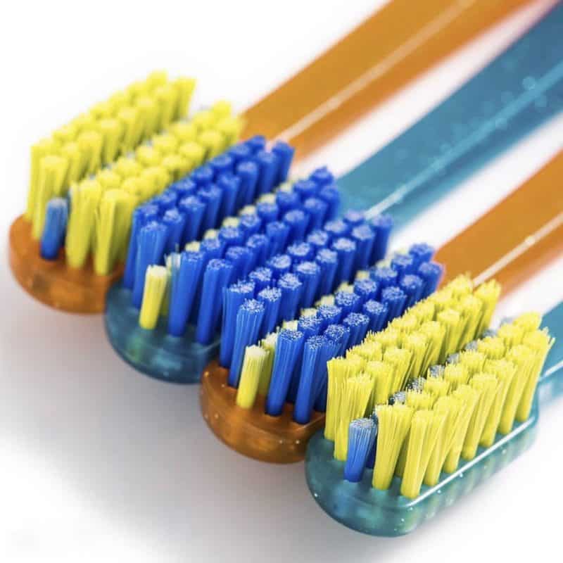 Niềng Răng Dùng Bàn Chải Gì Để Làm Sạch Răng Hiệu Quả? 2 ban-chai-cho-nguoi-nieng-rang-2