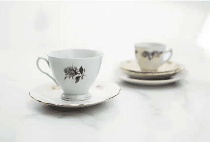 Đồ sành sứ cổ, pha lê và các mặt hàng đã sửa chữa