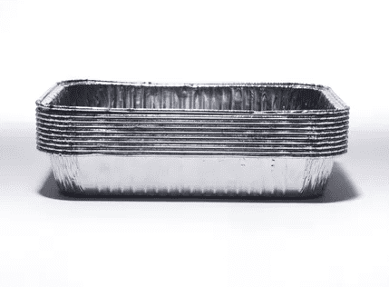 Chảo nhôm và dụng cụ nấu ăn