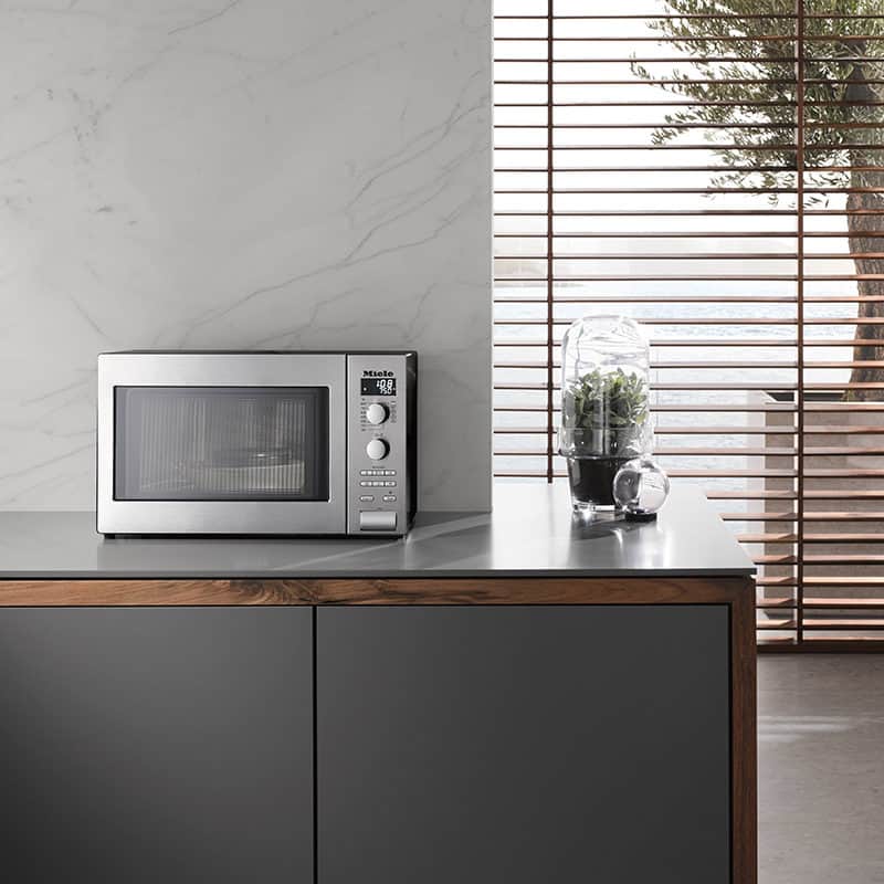 Lò Vi Sóng Kèm Nướng Miele M 6012 SC