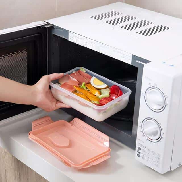 Giải đáp: Cho đồ nhựa vào lò vi sóng có an toàn không? 2 có nên cho nhựa vào lò vi sóng