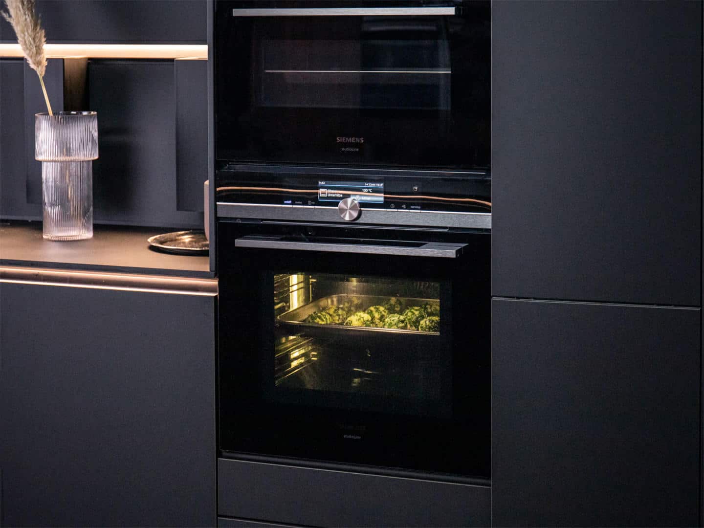 Sự khác biệt giữa lò nướng Miele và lò nướng Siemens 3 lò nướng Siemens có tốt không