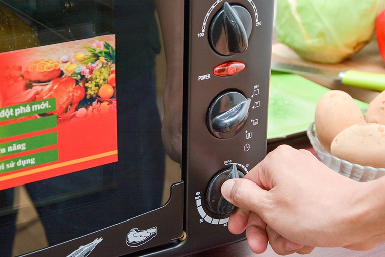 Tổng hợp 8 công thức làm bánh bằng lò nướng tại nhà siêu ngon 17 Làm nóng lò nướng