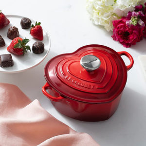Nồi Gang Le Creuset Heart Cocotte Cerise 1,9L