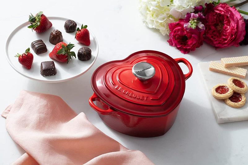 Nồi Gang Le Creuset Heart Cocotte Cerise 1,9L