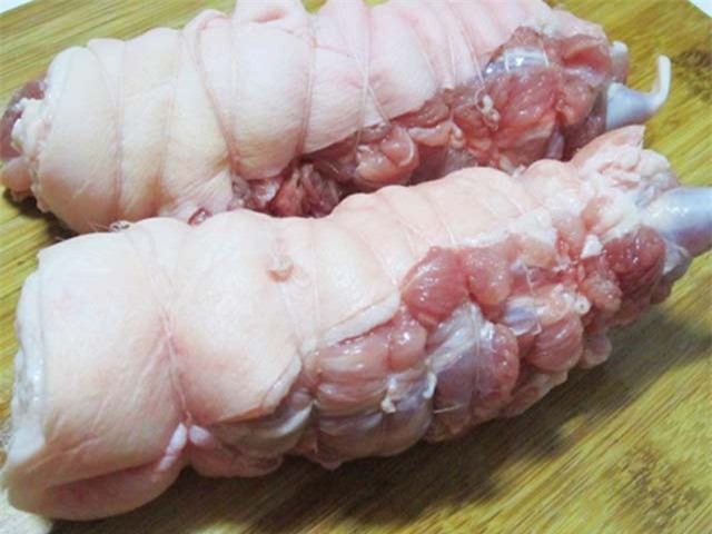 Cách Làm Chân Giò Ủ Muối Tại Nhà Đơn Giản 2 chân giò ủ muối