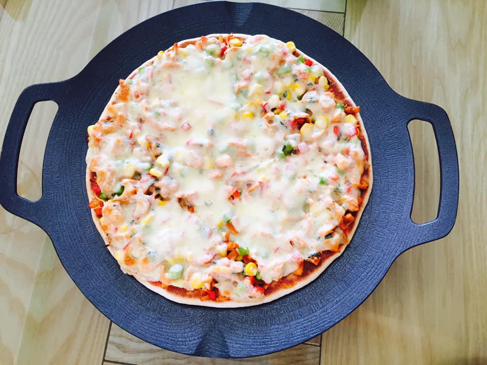 10 Công Thức Tự Làm Pizza Tại Nhà Vô Cùng Đơn Giản Mà Ngon 2 Cách làm bánh pizza tại nhà bằng chảo