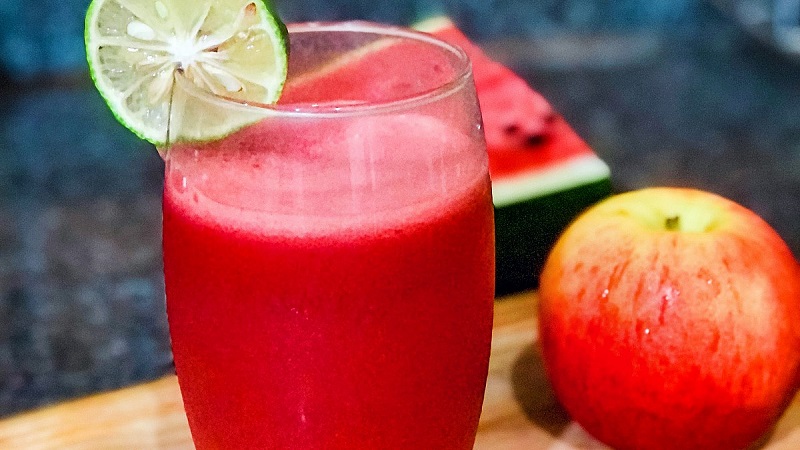 Top 5 các loại nước ép mix tốt cho sức khỏe, giải nhiệt mùa hè 2 Nước ép táo mix dưa hấu thanh nhiệt, giải độc, bù nước