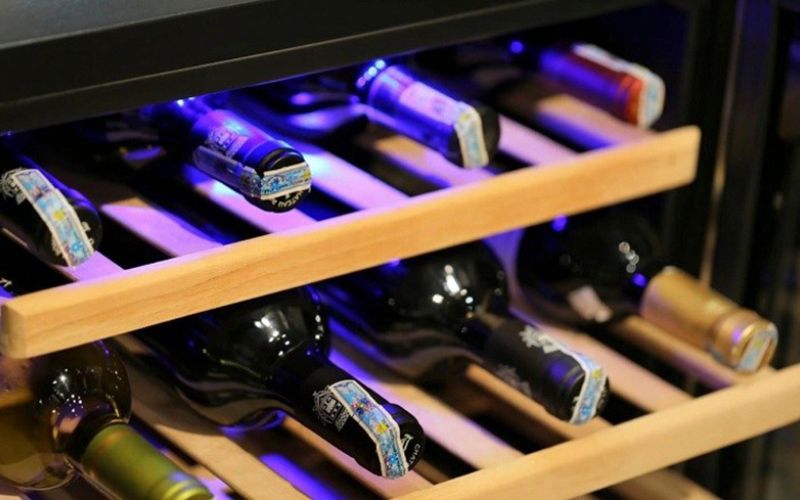 Cách để đặt rượu vang trong tủ lạnh