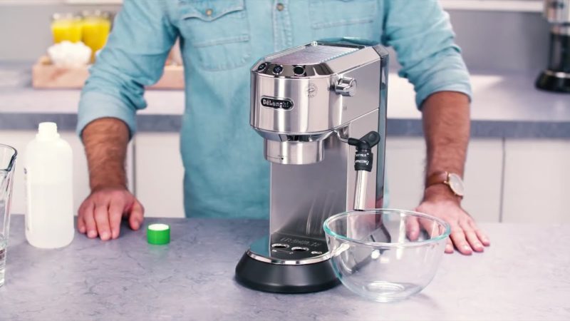 Cách làm sạch máy pha cà phê Delonghi