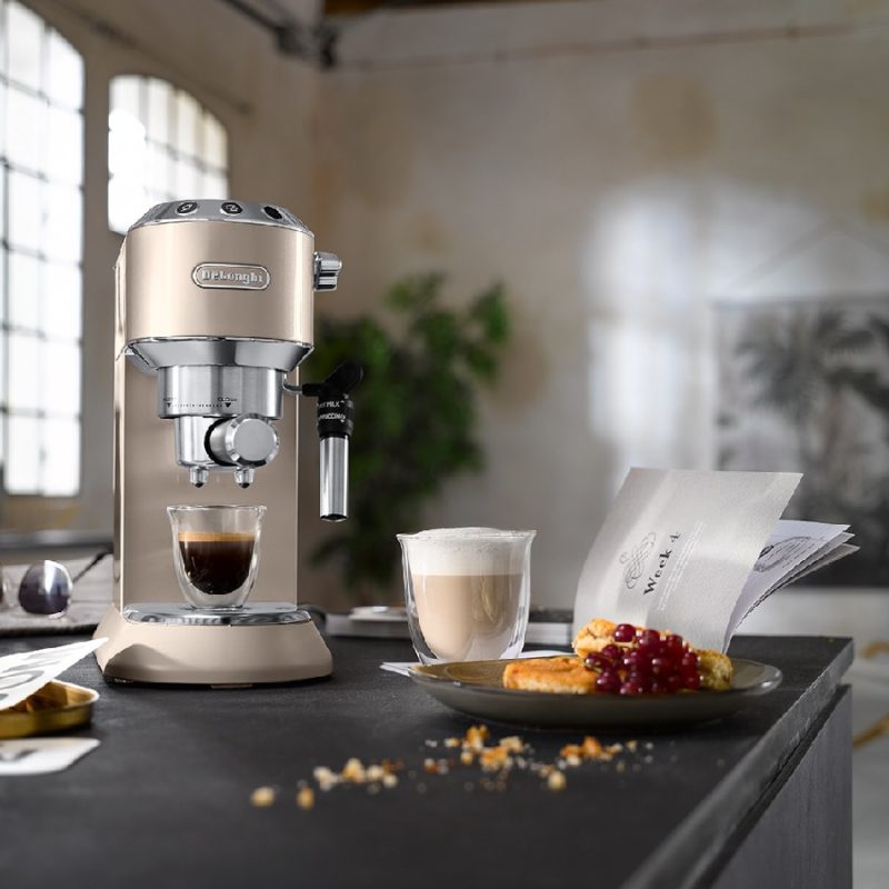 Hướng dẫn chi tiết cách sử dụng máy pha cà phê Delonghi 1 Hướng dẫn chi tiết cách sử dụng máy pha cà phê Delonghi