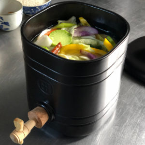 Bình Ủ Giấm Emile Henry EH716682 15,4x15,4x20,7cm 2.5L Màu Đen Truffle 6 Bình Ủ Giấm Emile Henry EH716682 15,4x15,4x20,7cm 2.5L Màu Đen Truffle