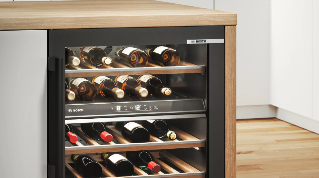 Tủ bảo quản rượu vang Bosch KUW21AHG0 Serie 6 44 chai âm tủ - Đèn LED nội thất Tủ bảo quản rượu vang Bosch KUW21AHG0 Serie 6 44 chai âm tủ