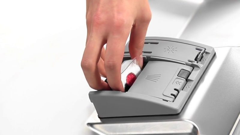 Hệ thống Dosage Assist: Tối Ưu Chất Tẩy Rửa Trên Máy Rửa Bát 3 Sử dụng Hệ thống Dosage Assist mang lại nhiều lợi ích thiết thực