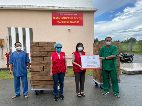 Abbott hoạt động vì cộng đồng