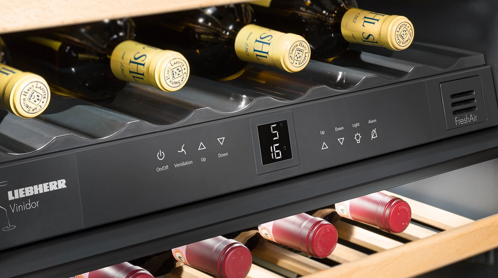 Tủ bảo quản rượu vang Liebherr UWTes 1672 Vinidor 34 chai âm tủ