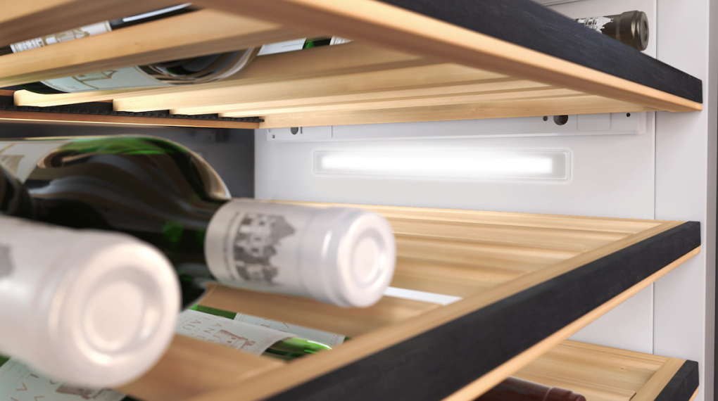 Tủ bảo quản rượu vang Miele KWT 2672 Vis MasterCool 91 chai âm tủ - Đèn LED BrilliantLight: Đèn nội thất đẹp mắt, có thể tùy chỉnh theo nhu cầu sử dụng Tủ bảo quản rượu vang Miele KWT 2672 Vis MasterCool 91 chai âm tủ