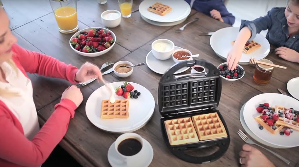 Máy nướng bánh Sandwich Russell Hobbs 24540-56 - Đối tượng khách hàng mục tiêu may nuong banh sandwich russell hobbs 24540 56 7 Gia Dụng Đức Đà Nẵng