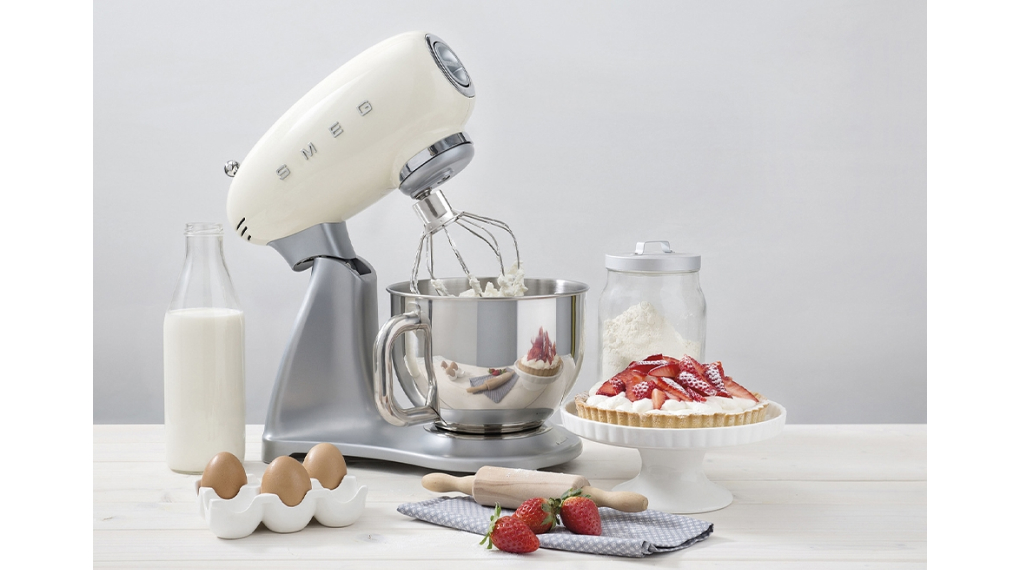 Máy trộn bột đa năng Smeg SMF02 - Dễ dàng vệ sinh Máy trộn bột đa năng Smeg SMF02