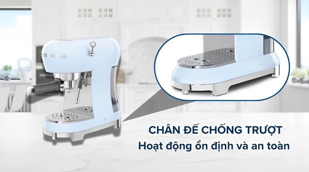 Máy pha cà phê bán tự động Smeg ECF02 - Thiết kế an toàn với chân đế chống trượt Thiet ke chua co ten Gia Dụng Đức Đà Nẵng