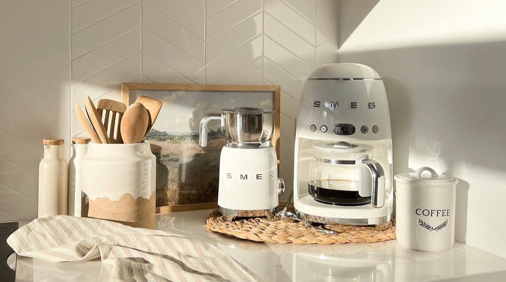 Máy tạo bọt sữa Smeg MFF11 - Trợ thủ đắc lực cho việc pha chế May tao bot sua Smeg MFF11 4 1 Gia Dụng Đức Đà Nẵng