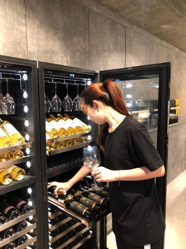 Vệ sinh và bảo dưỡng đúng cách giúp tủ sử dụng được lâu dài