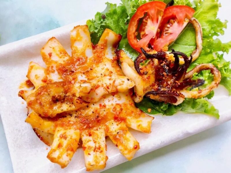 Bí quyết nướng mực bằng lò vi sóng: Món nhậu cuối tuần hoàn hảo 4 Thành phẩm nướng mực tươi bằng lò vi sóng